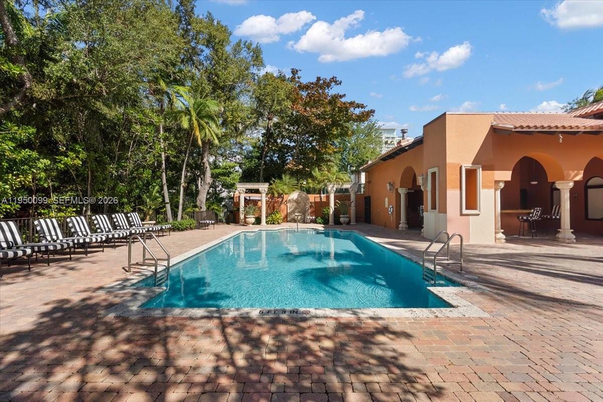 CLOISTERS ON THE BAY COND - Residential