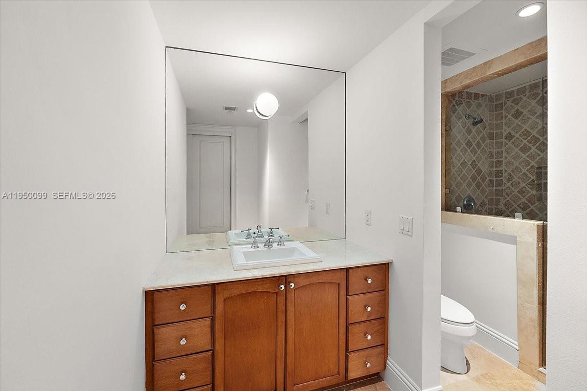 CLOISTERS ON THE BAY COND - Residential