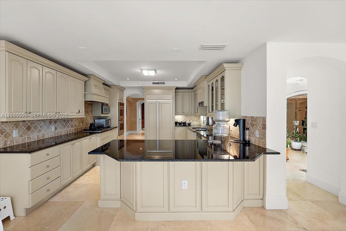 CLOISTERS ON THE BAY COND - Residential