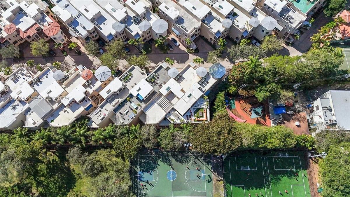 CLOISTERS ON THE BAY COND - Residential