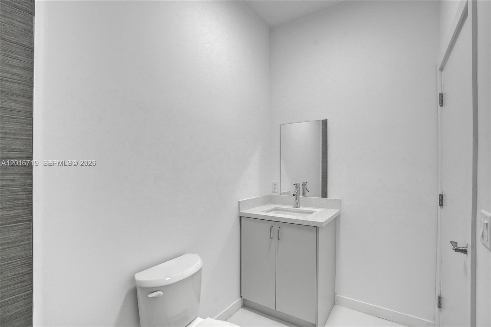 LAWRENCE ESTATES LAND COS - Residential Lease