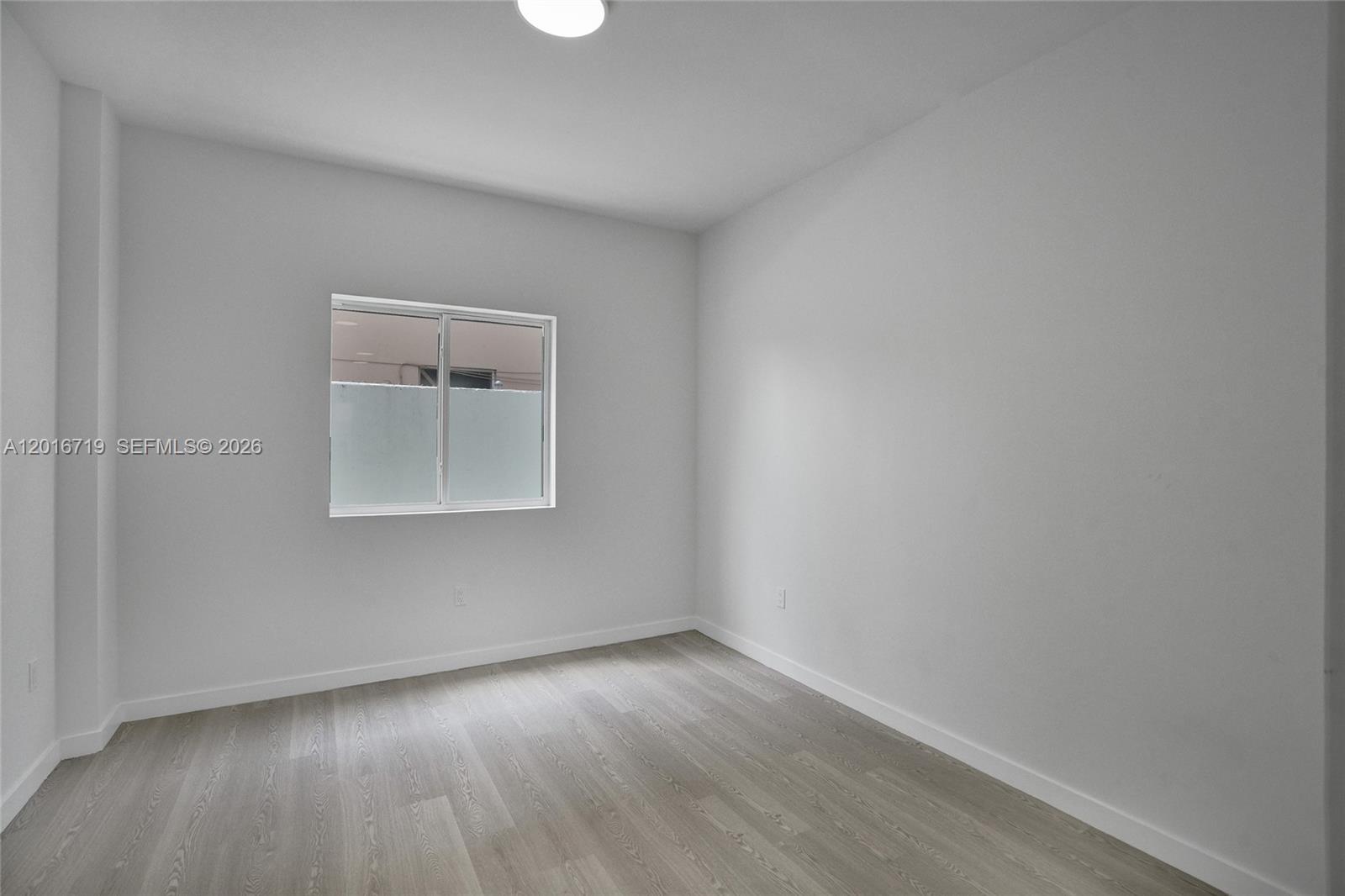 LAWRENCE ESTATES LAND COS - Residential Lease