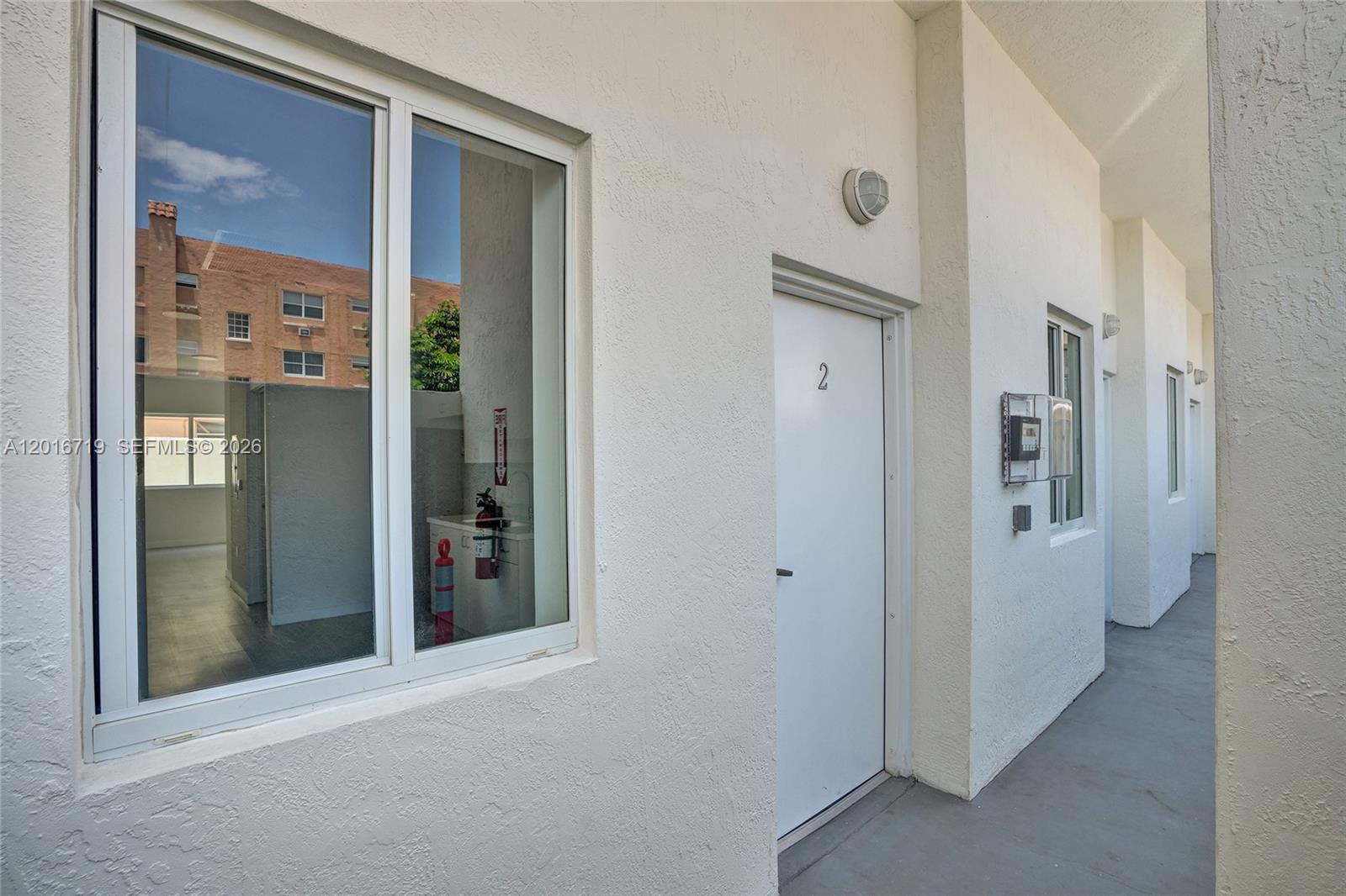 LAWRENCE ESTATES LAND COS - Residential Lease