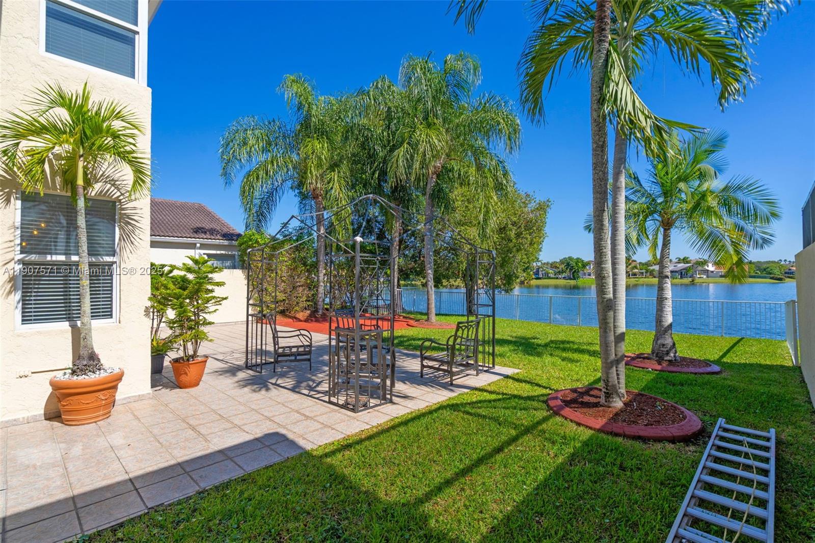 TOWNGATE - Residential