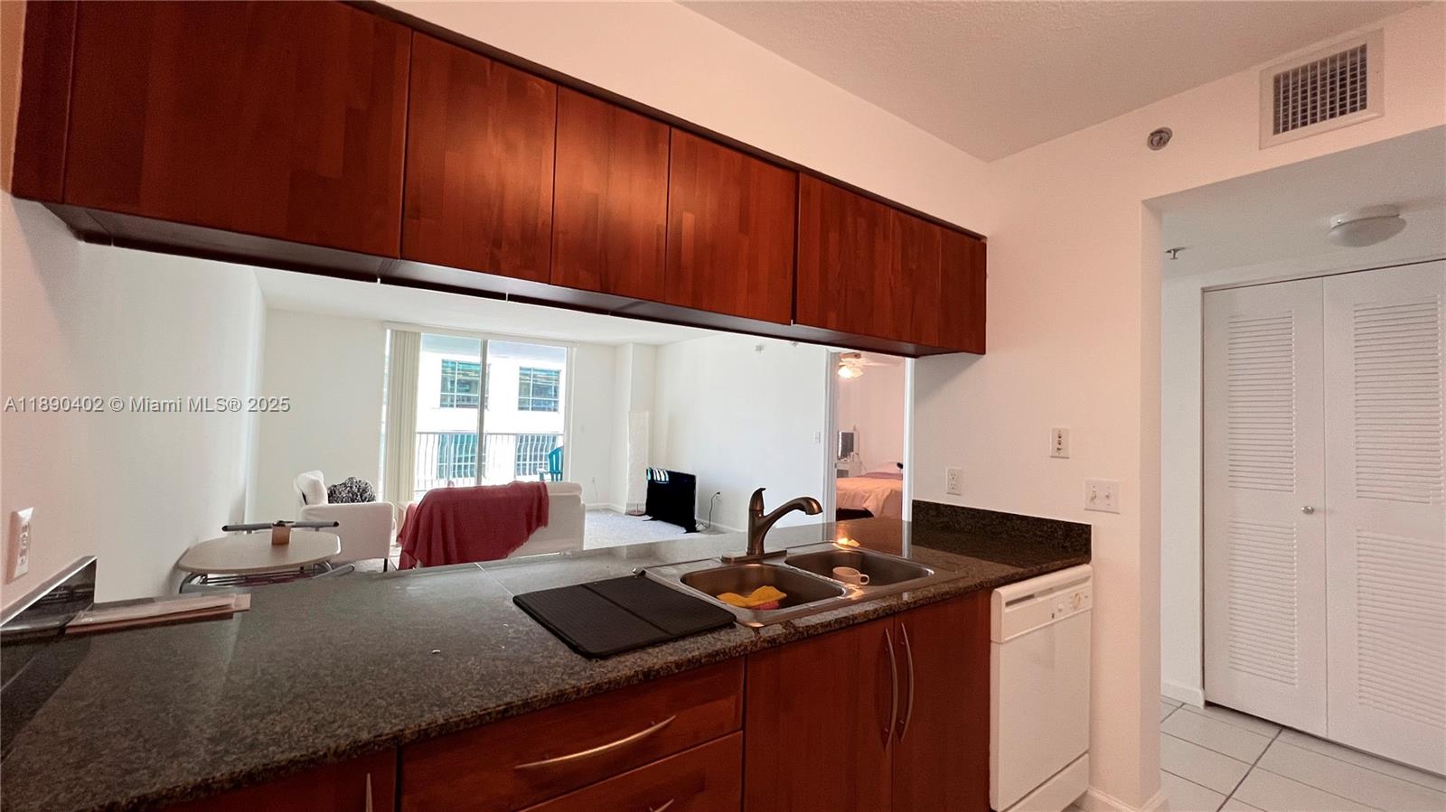 1200 Brickell Bay Dr 2814