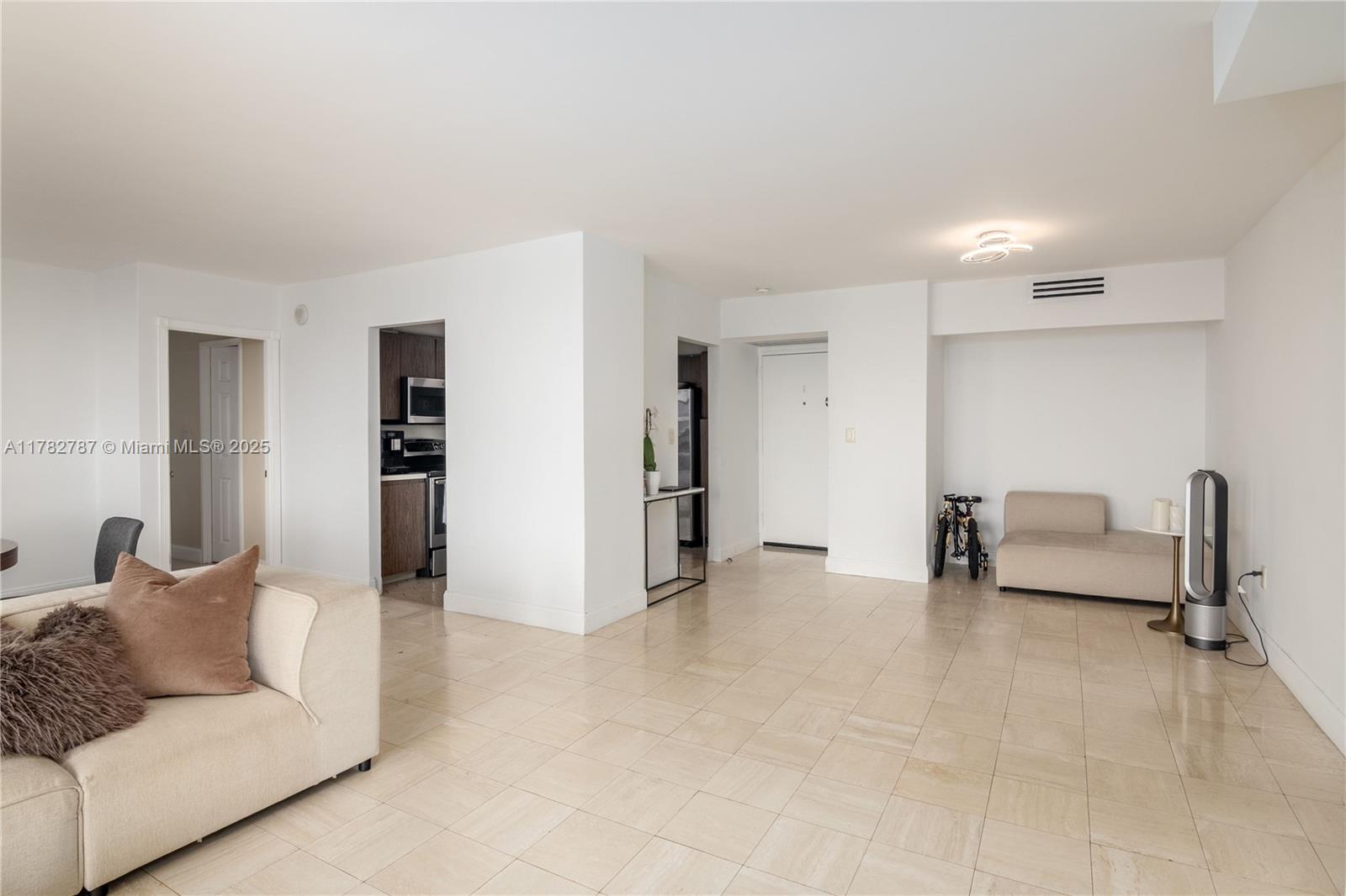 FLAMENCO CONDO-TOWER I - Residential