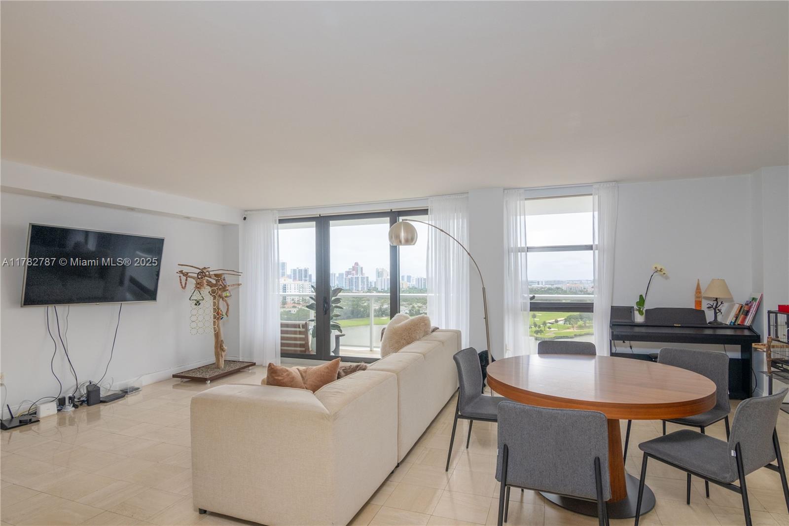 FLAMENCO CONDO-TOWER I - Residential