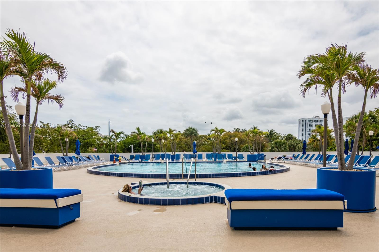 FLAMENCO CONDO-TOWER I - Residential