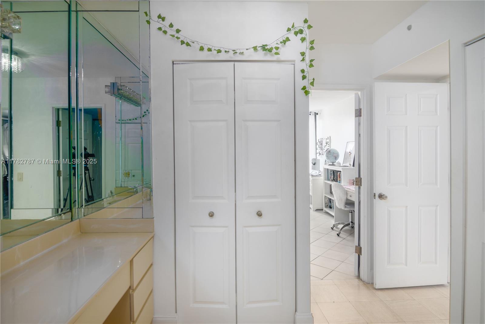 FLAMENCO CONDO-TOWER I - Residential