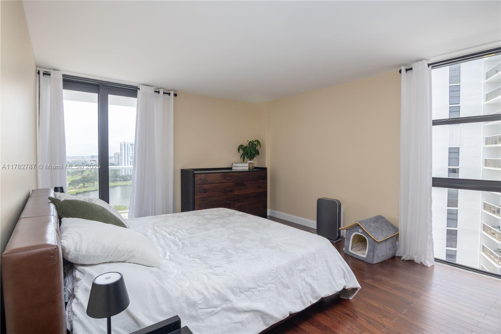 FLAMENCO CONDO-TOWER I - Residential