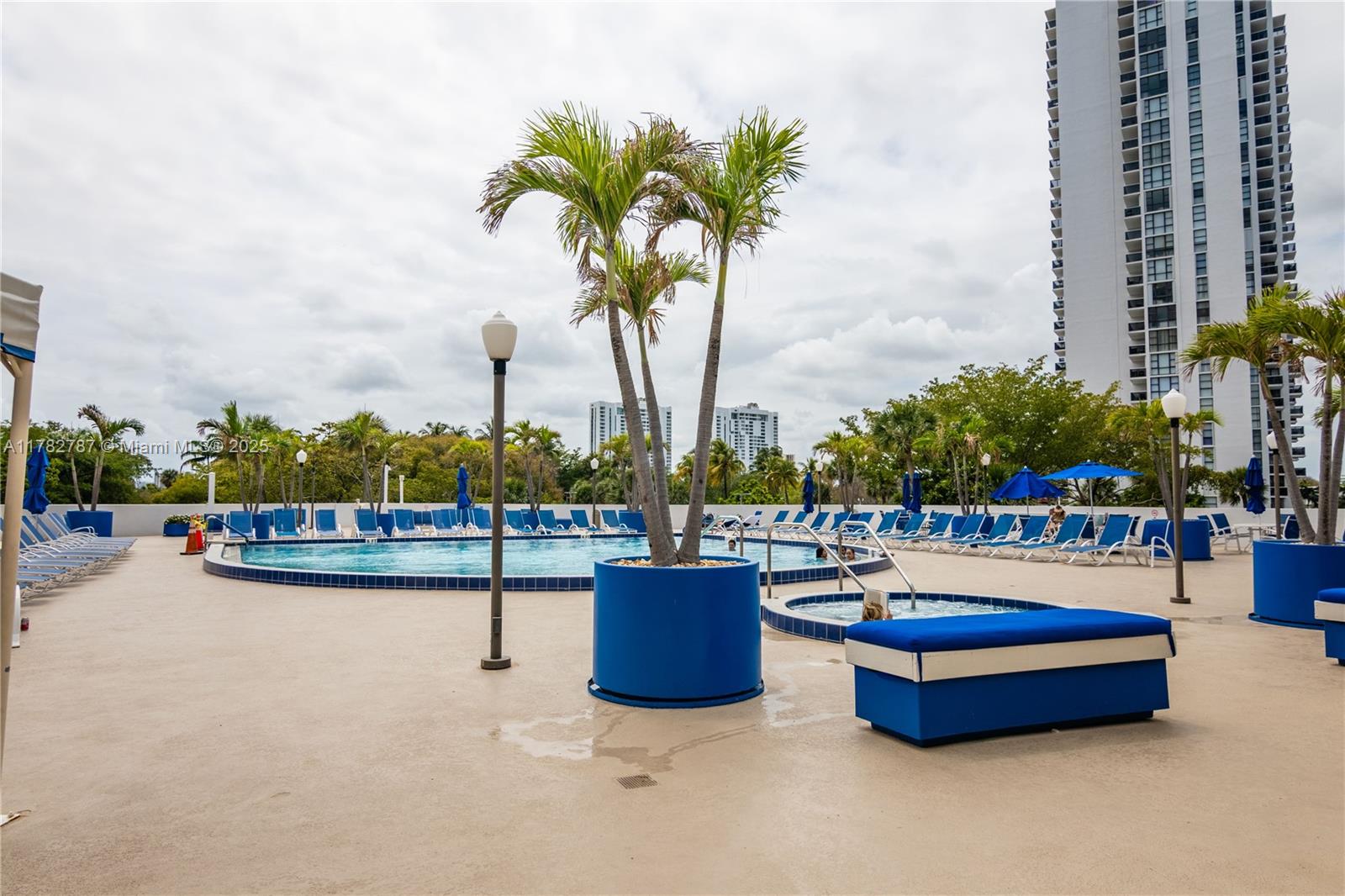 FLAMENCO CONDO-TOWER I - Residential