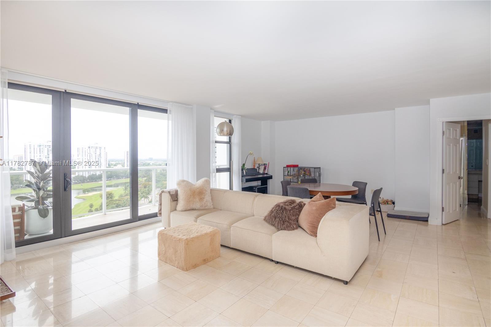 FLAMENCO CONDO-TOWER I - Residential