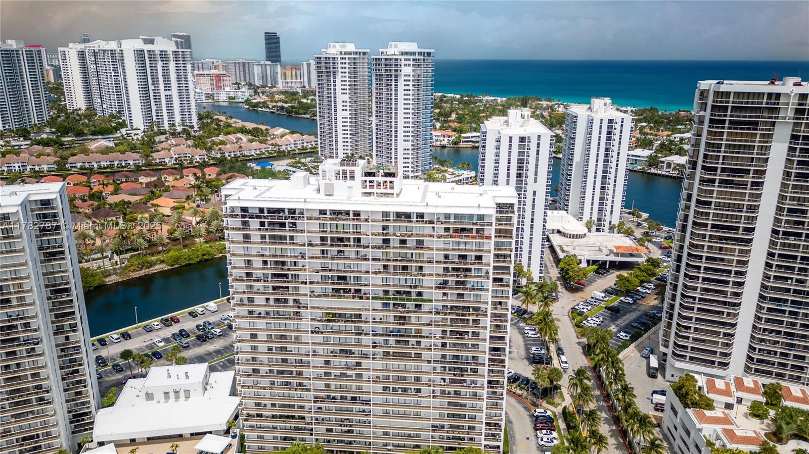 FLAMENCO CONDO-TOWER I - Residential
