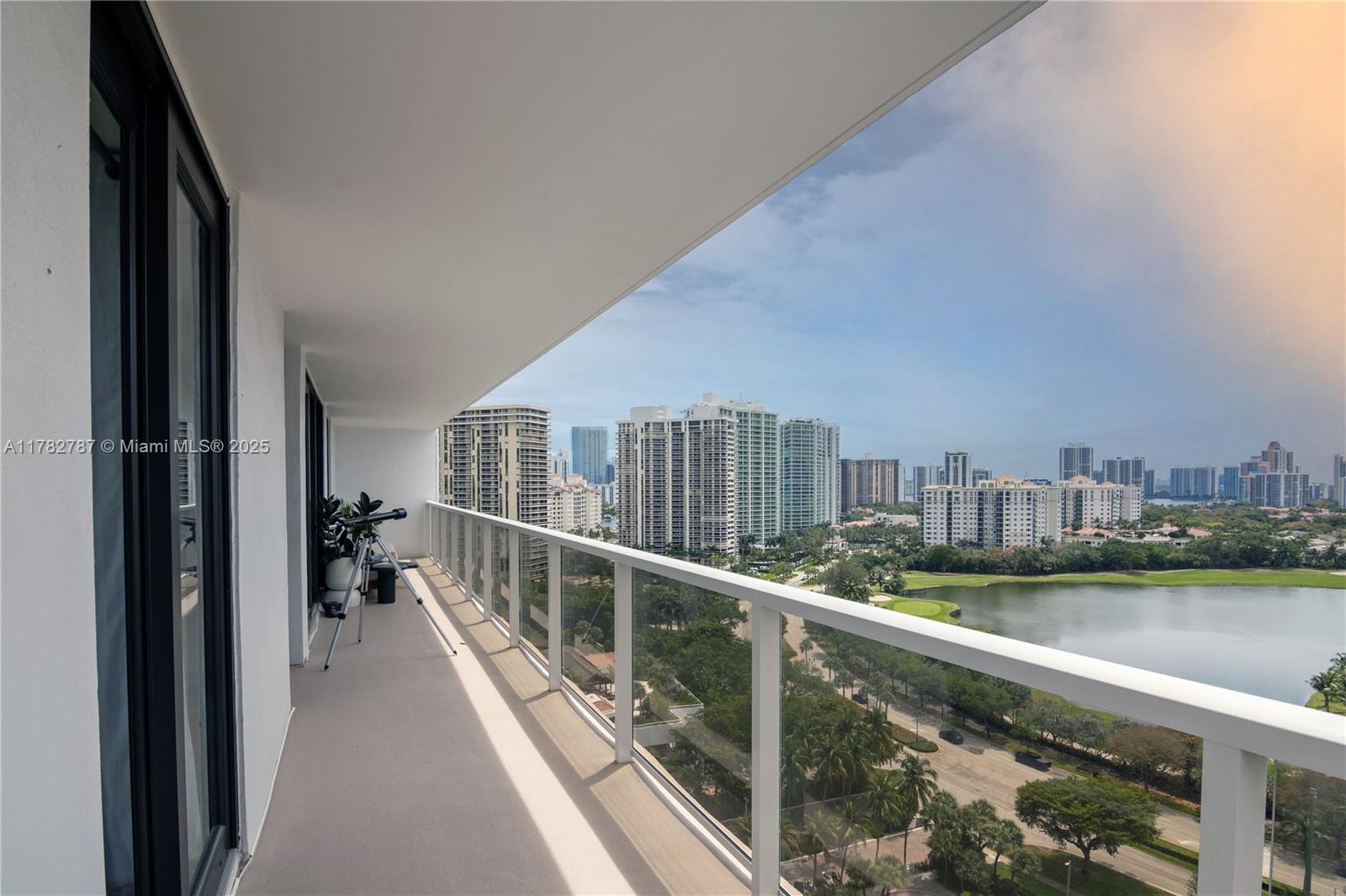FLAMENCO CONDO-TOWER I - Residential