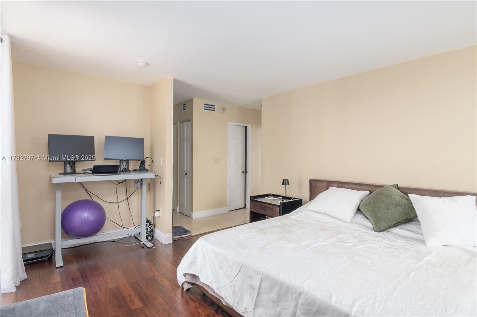 FLAMENCO CONDO-TOWER I - Residential