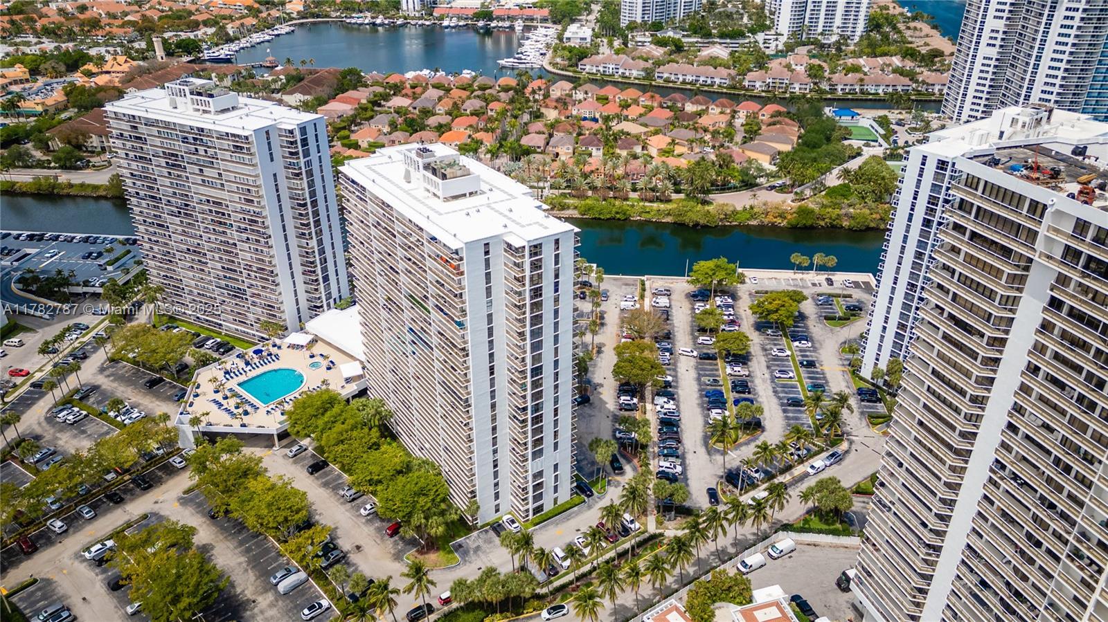 FLAMENCO CONDO-TOWER I - Residential