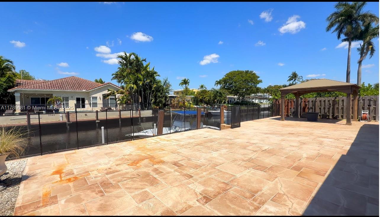 LAUDERDALE ISLES NO 2-BLK - Residential