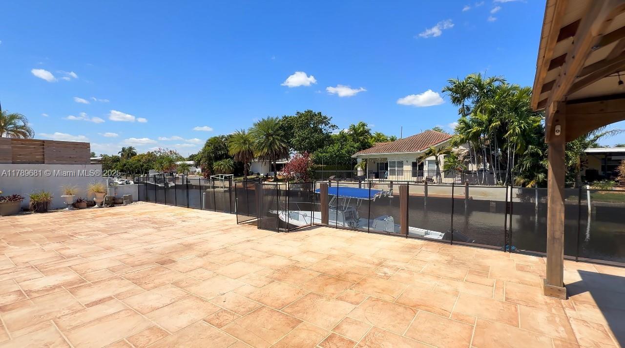 LAUDERDALE ISLES NO 2-BLK - Residential