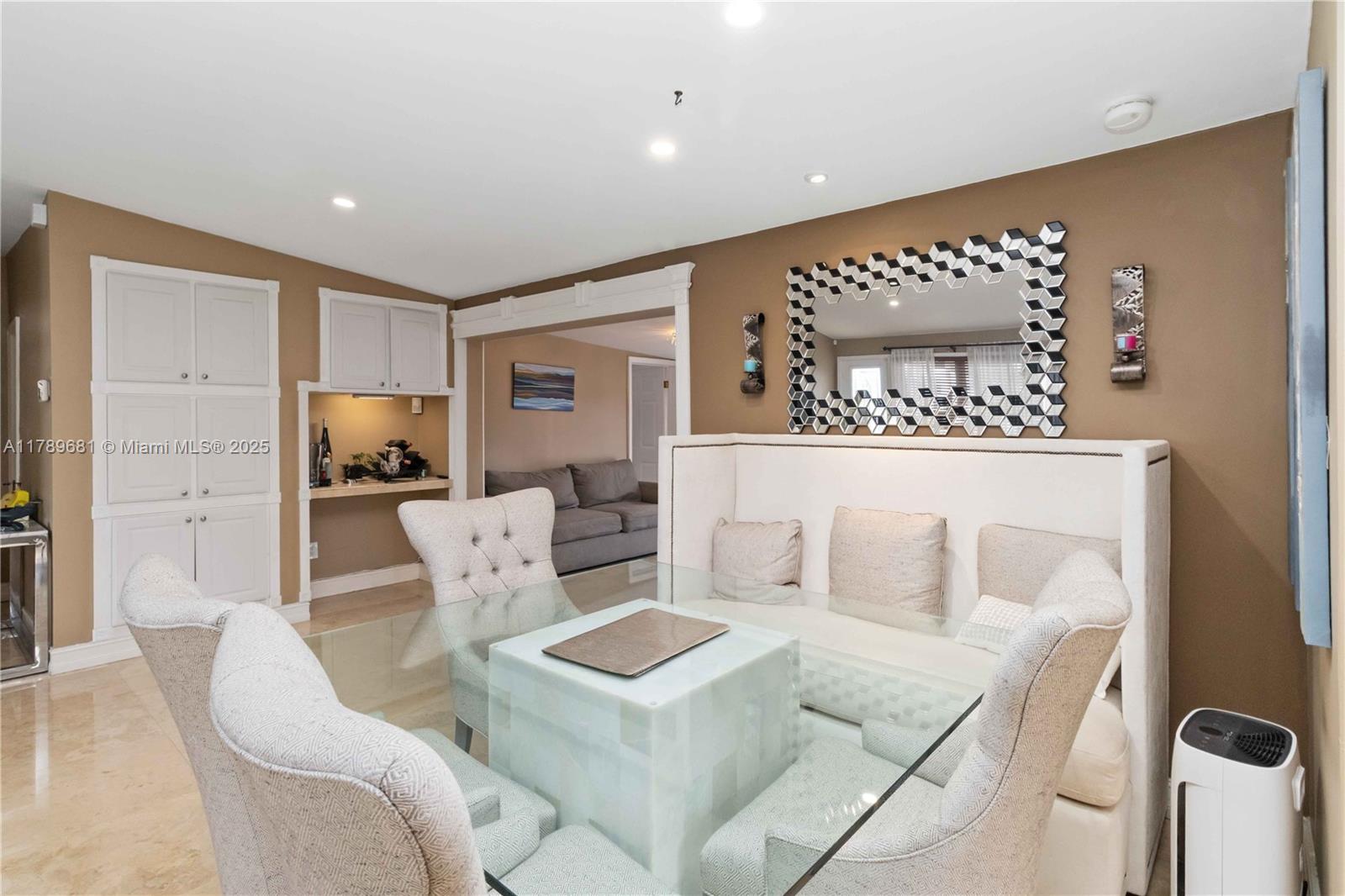 LAUDERDALE ISLES NO 2-BLK - Residential