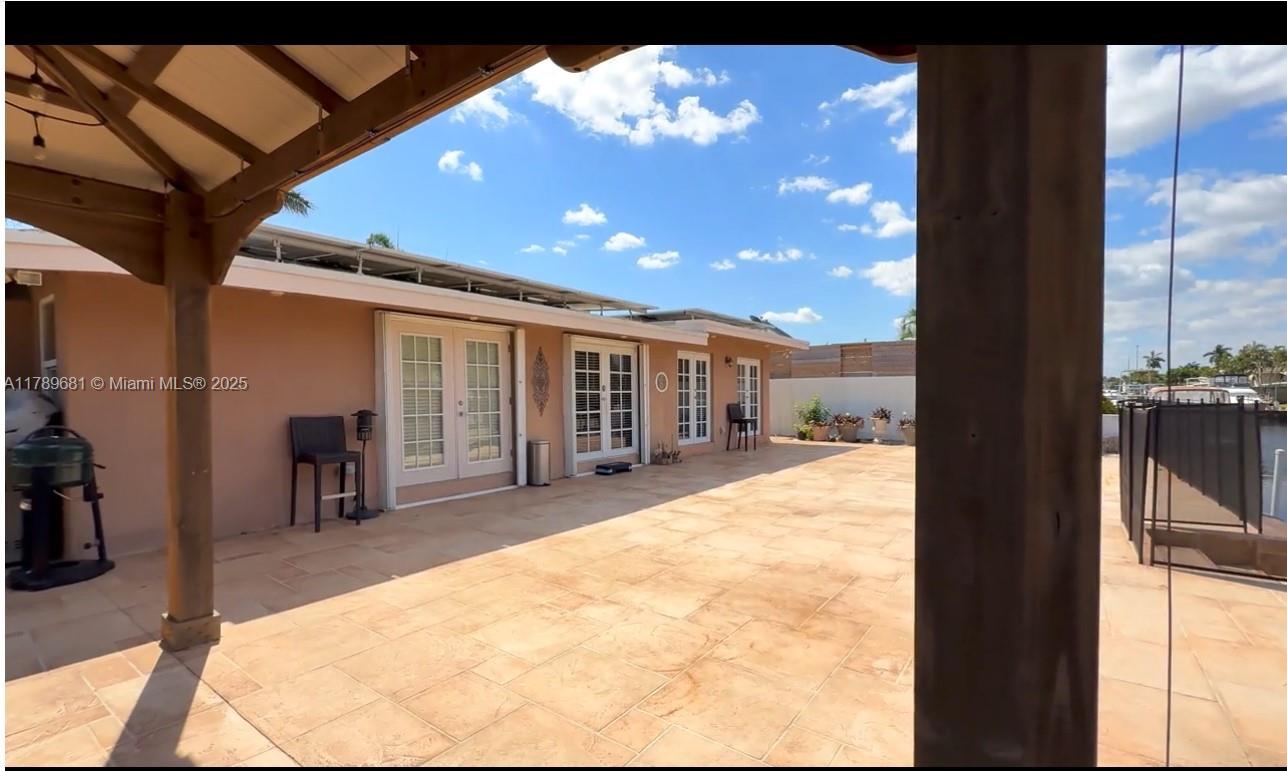 LAUDERDALE ISLES NO 2-BLK - Residential
