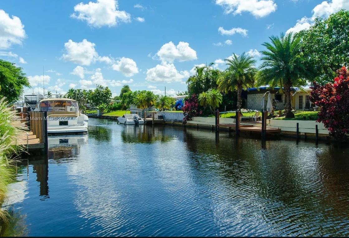 LAUDERDALE ISLES NO 2-BLK - Residential