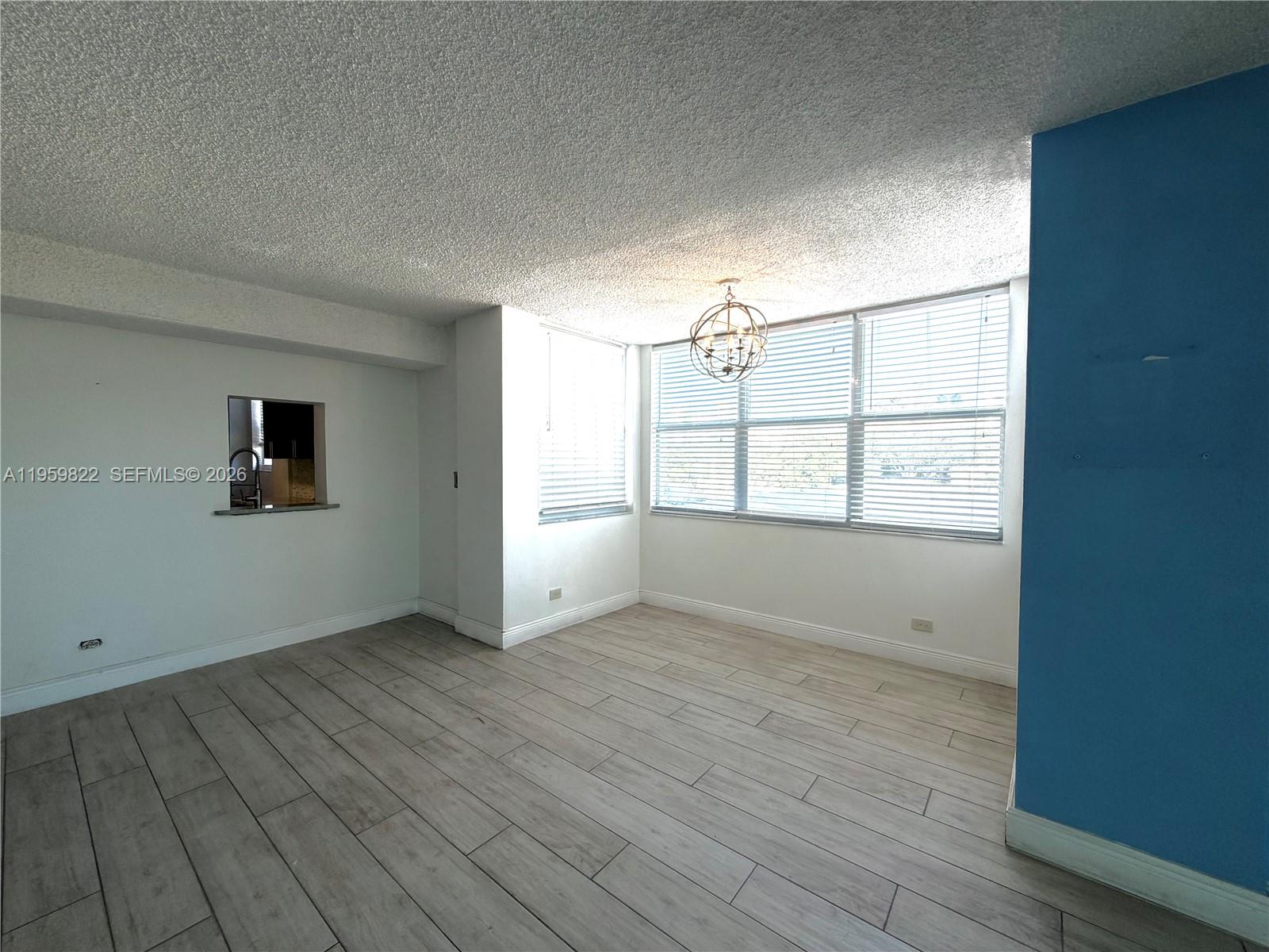 EASTERN SHORES WHITE HOUS - Residential