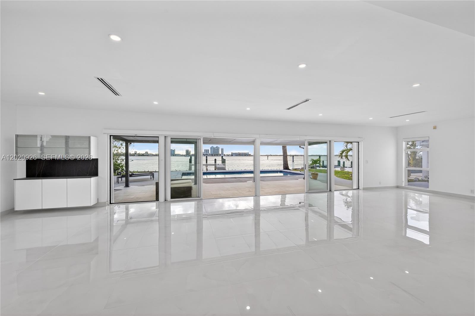 1101 S Shore Dr 1