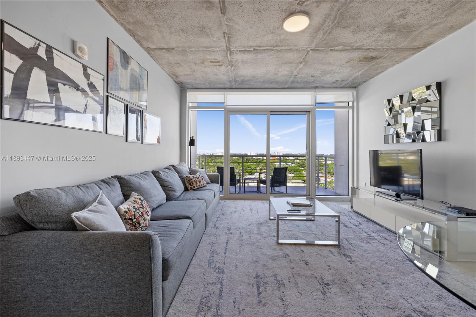 MIDBLOCK MIAMI CONDO - Residential Lease