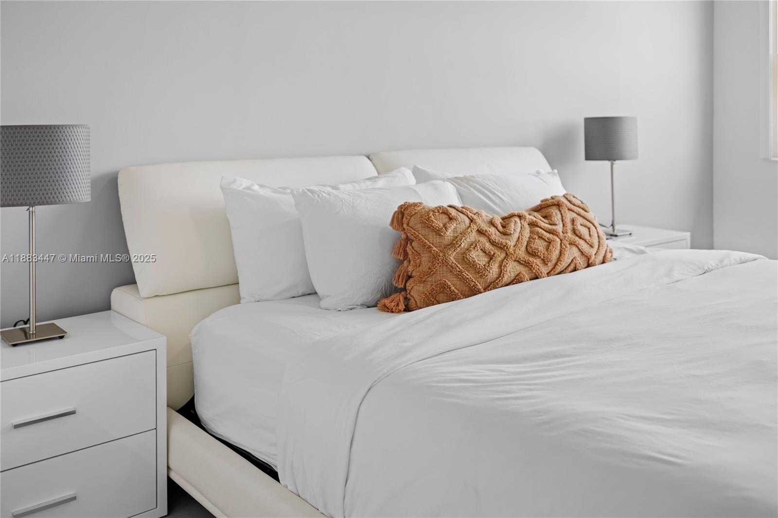 MIDBLOCK MIAMI CONDO - Residential Lease