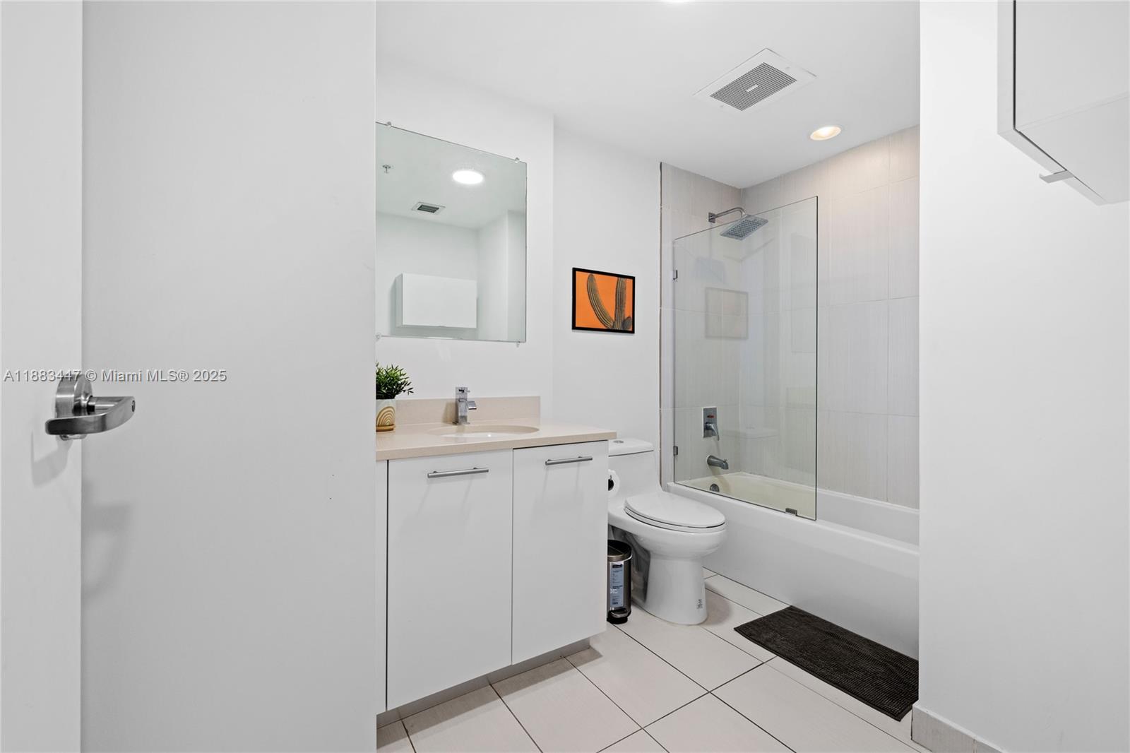 MIDBLOCK MIAMI CONDO - Residential Lease