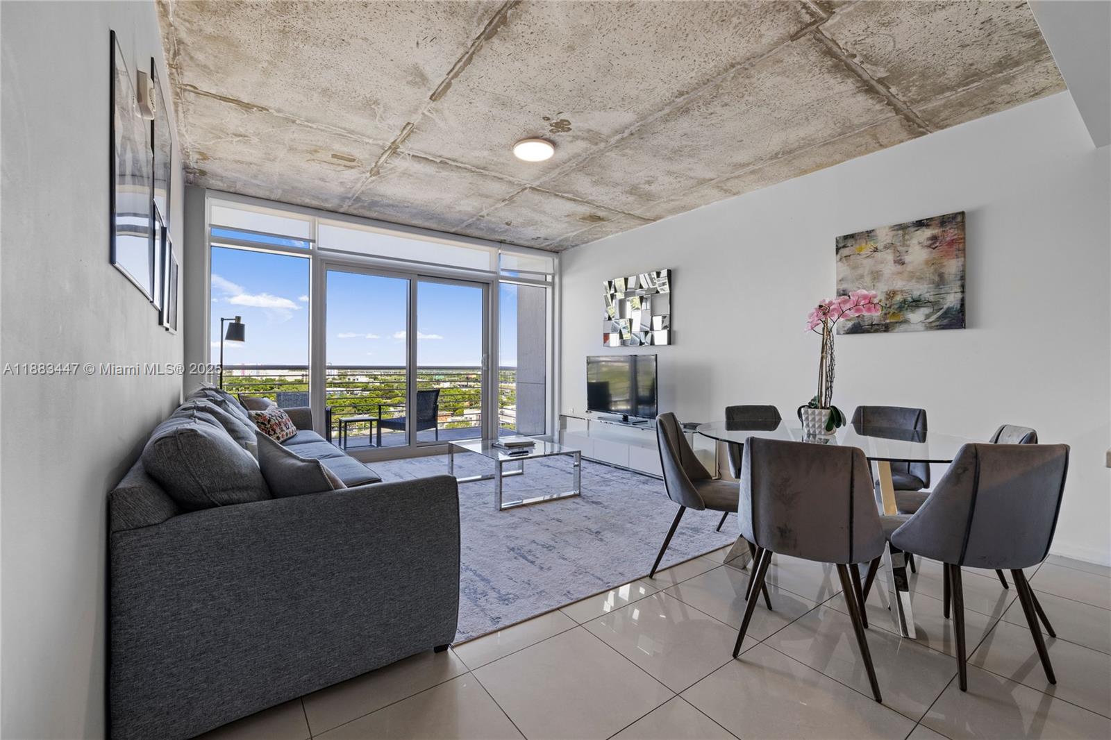 MIDBLOCK MIAMI CONDO - Residential Lease