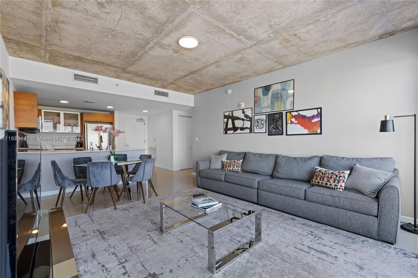 MIDBLOCK MIAMI CONDO - Residential Lease