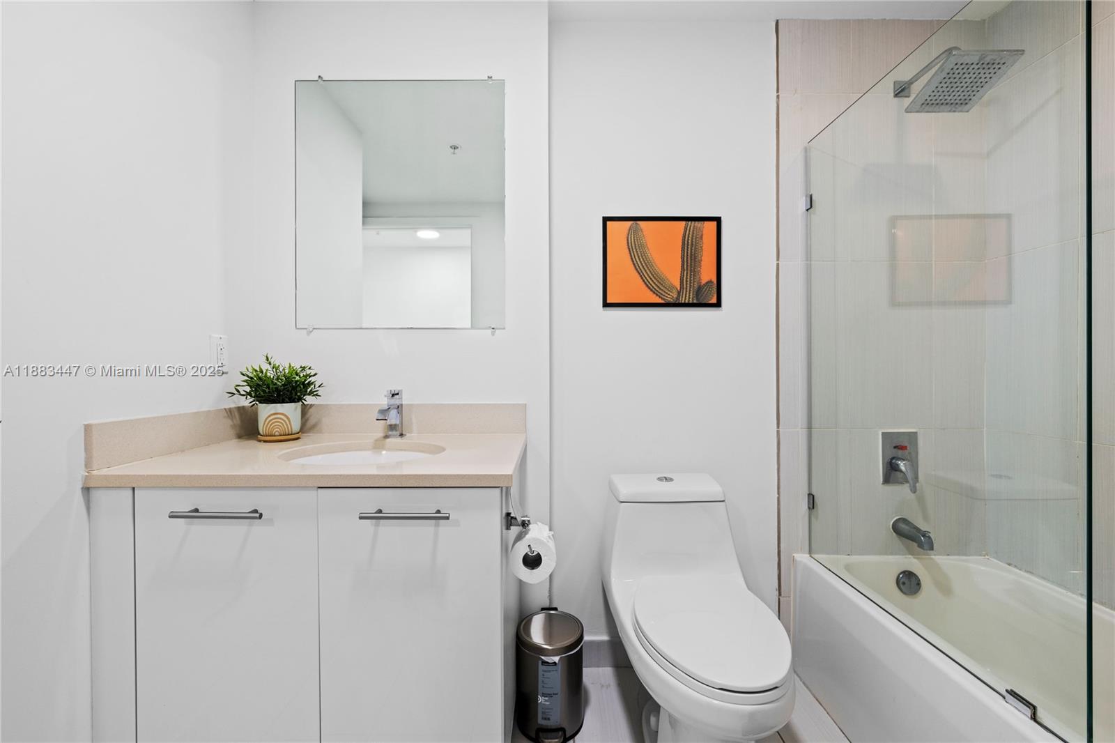 MIDBLOCK MIAMI CONDO - Residential Lease