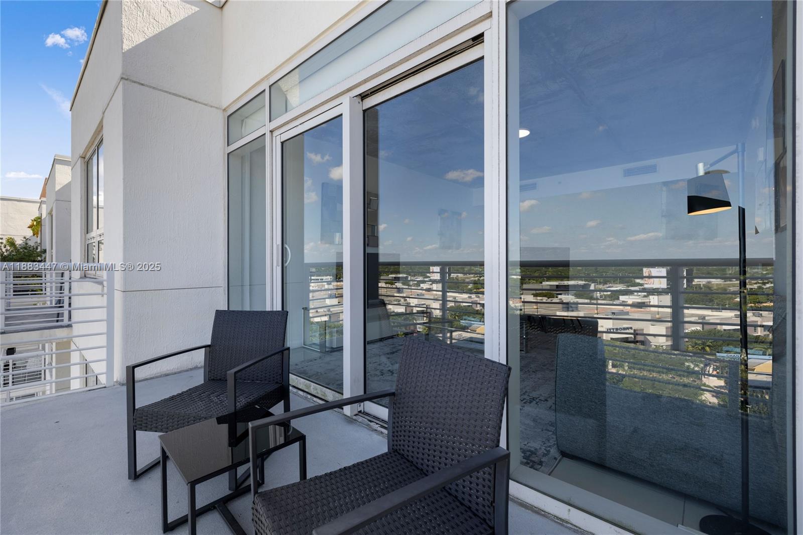 MIDBLOCK MIAMI CONDO - Residential Lease