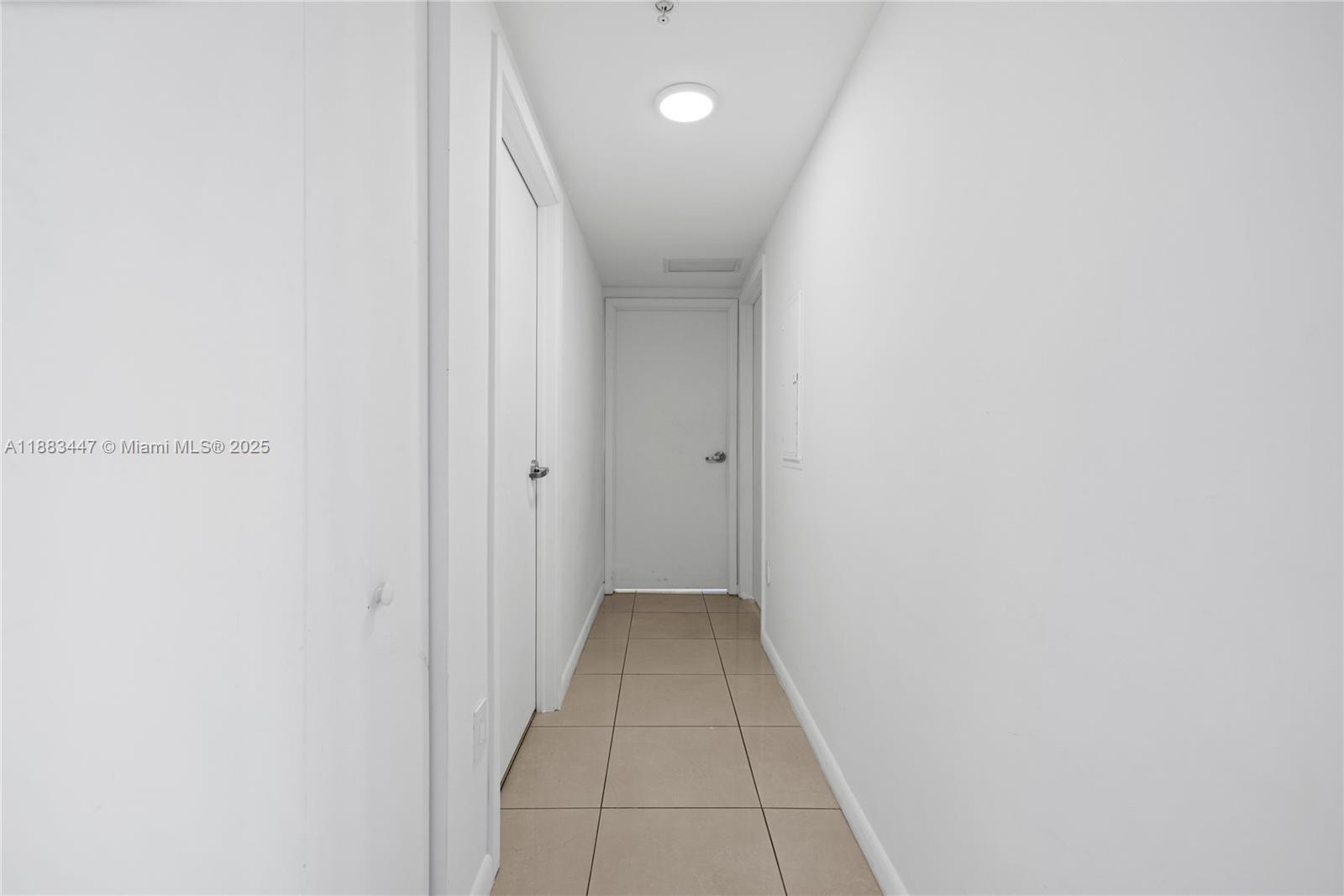 MIDBLOCK MIAMI CONDO - Residential Lease