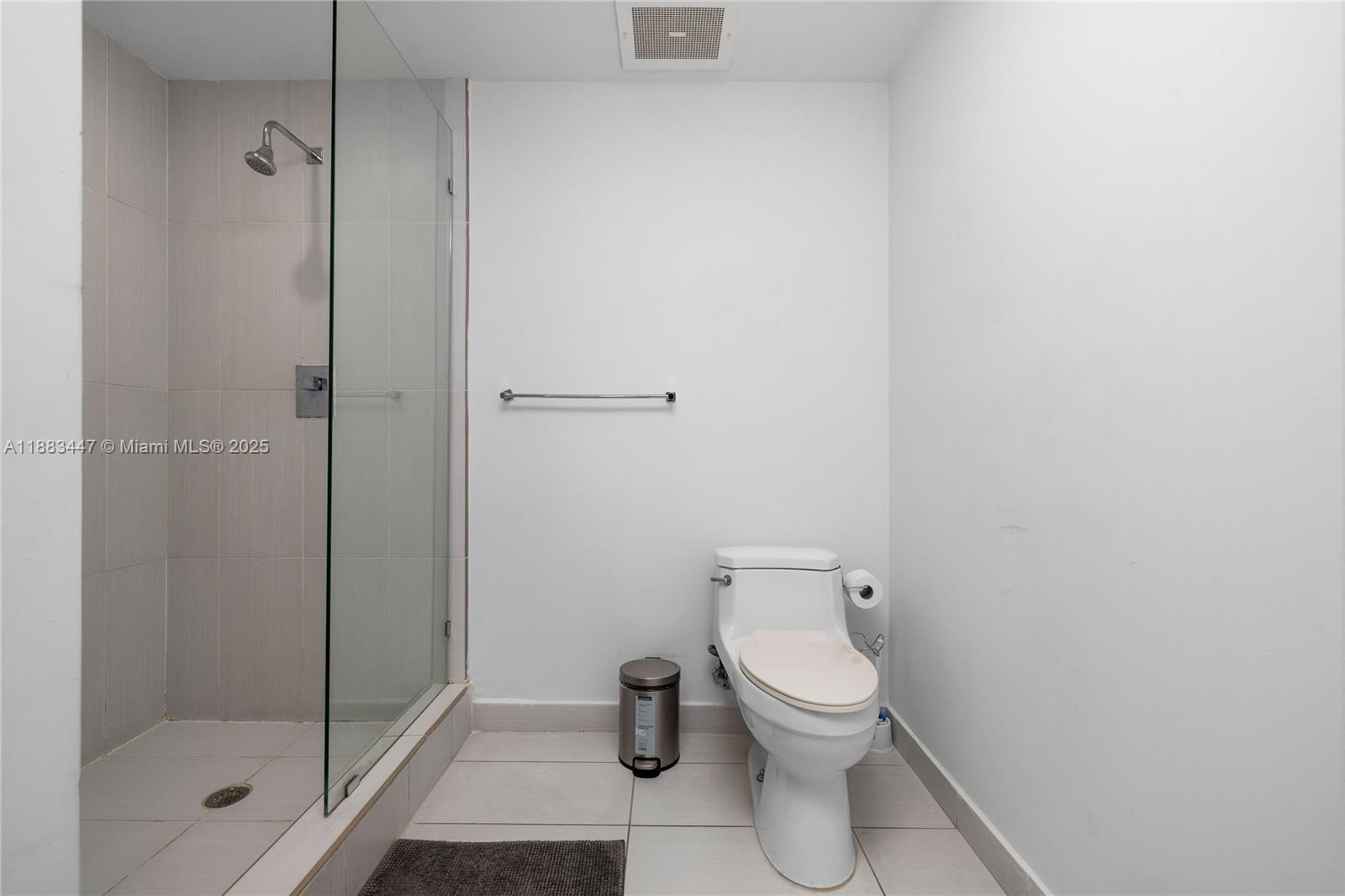 MIDBLOCK MIAMI CONDO - Residential Lease