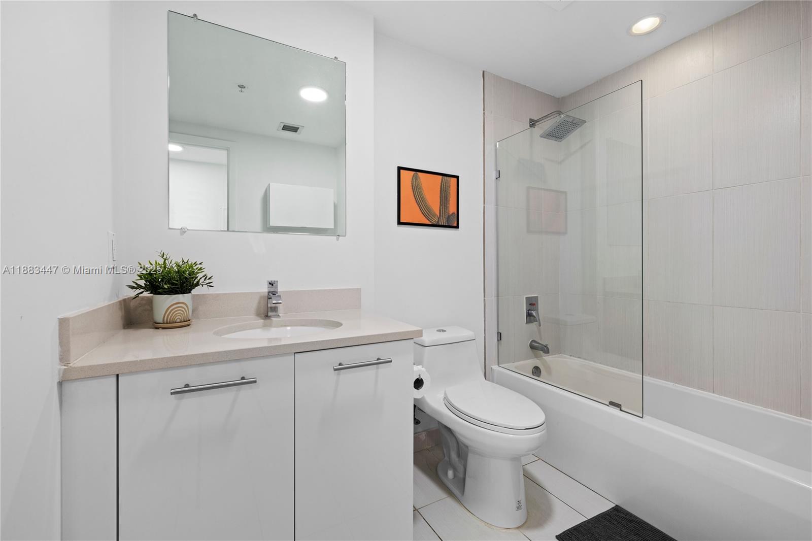 MIDBLOCK MIAMI CONDO - Residential Lease