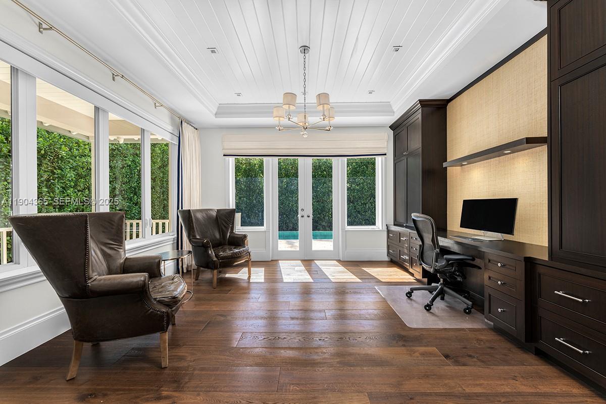 SUNSET ISLANDS-ISLAND NO - Residential