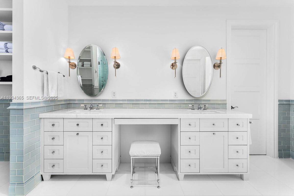 SUNSET ISLANDS-ISLAND NO - Residential