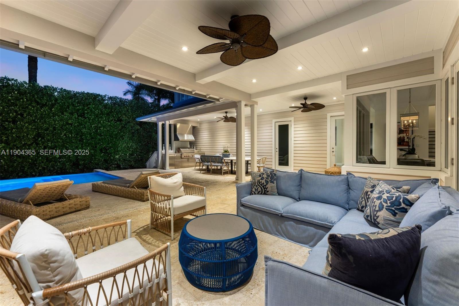 SUNSET ISLANDS-ISLAND NO - Residential