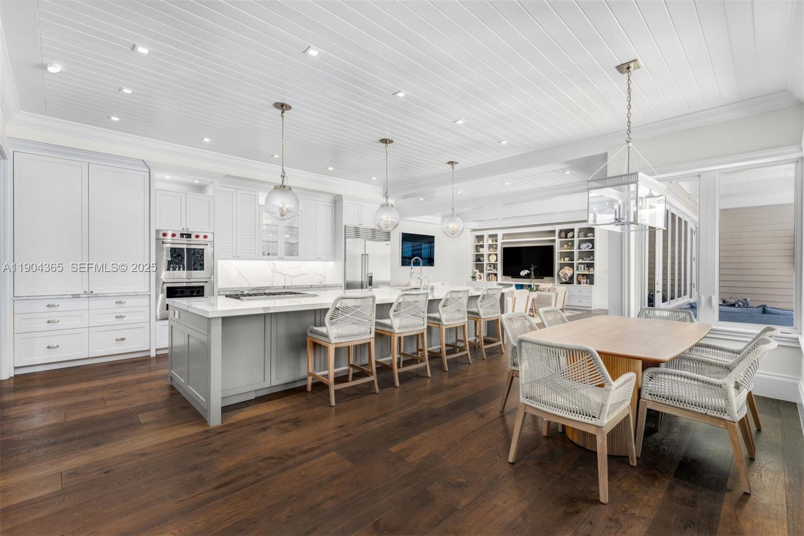 SUNSET ISLANDS-ISLAND NO - Residential