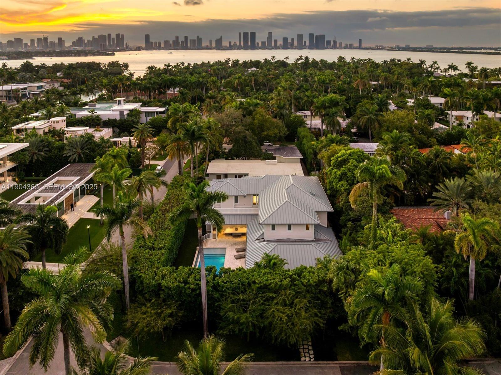 SUNSET ISLANDS-ISLAND NO - Residential