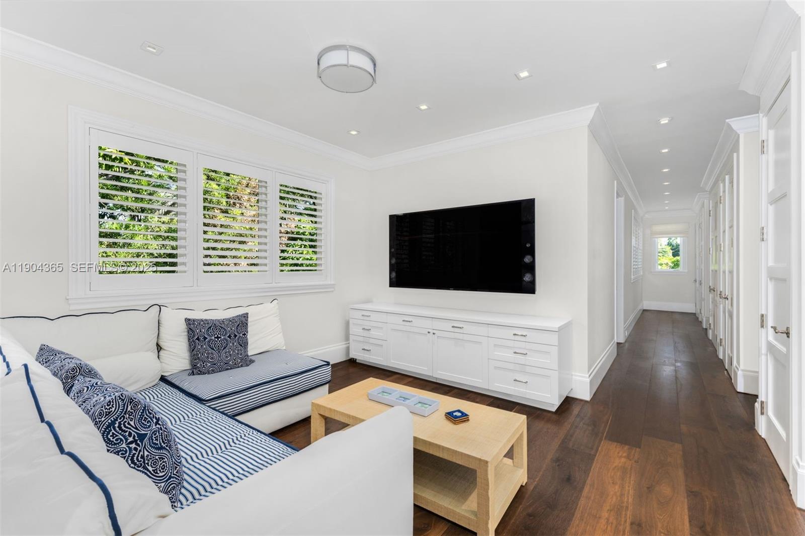 SUNSET ISLANDS-ISLAND NO - Residential