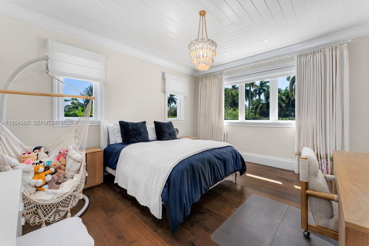 SUNSET ISLANDS-ISLAND NO - Residential