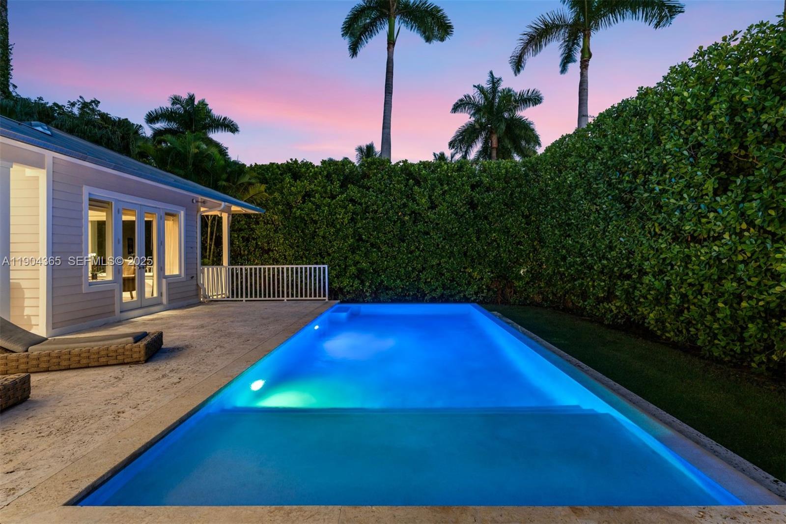 SUNSET ISLANDS-ISLAND NO - Residential