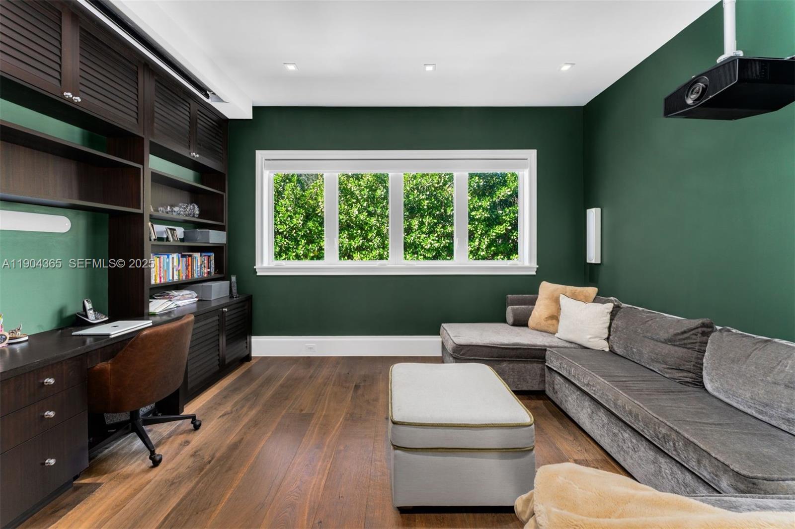 SUNSET ISLANDS-ISLAND NO - Residential