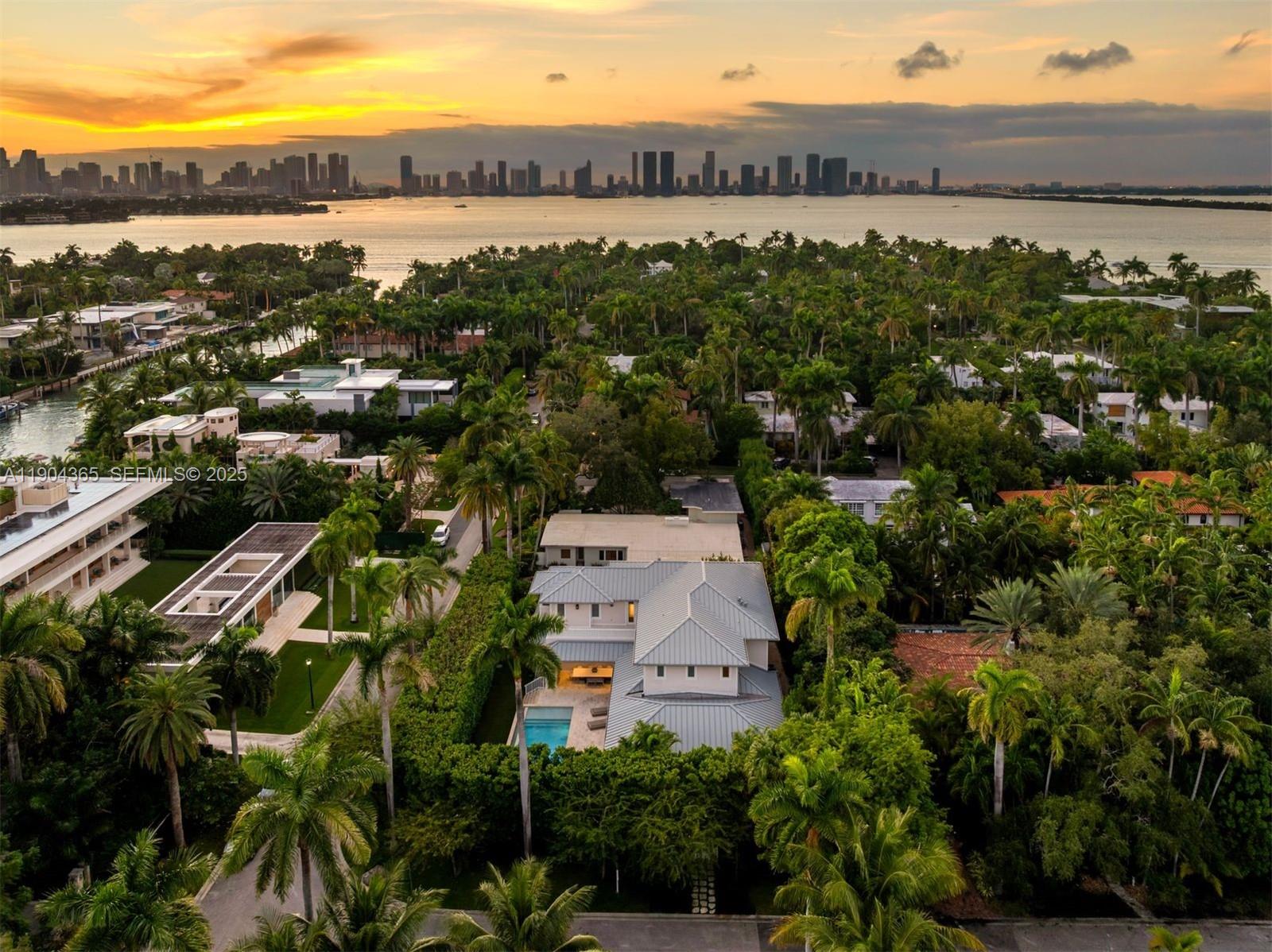 SUNSET ISLANDS-ISLAND NO - Residential