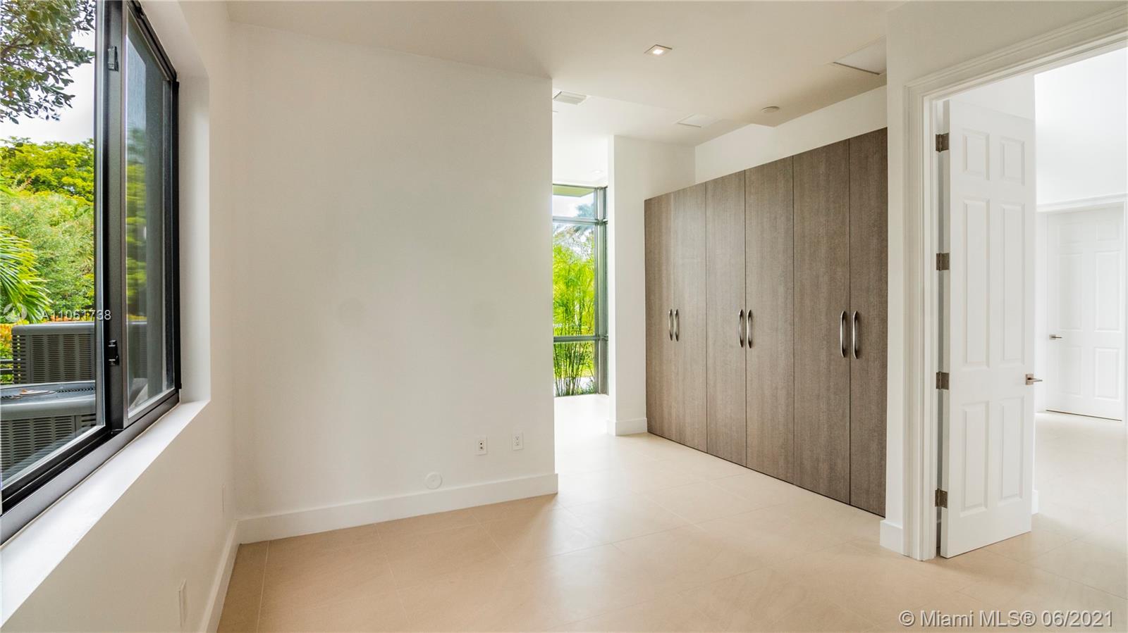 BAY HARBOR ISLAND - Residential