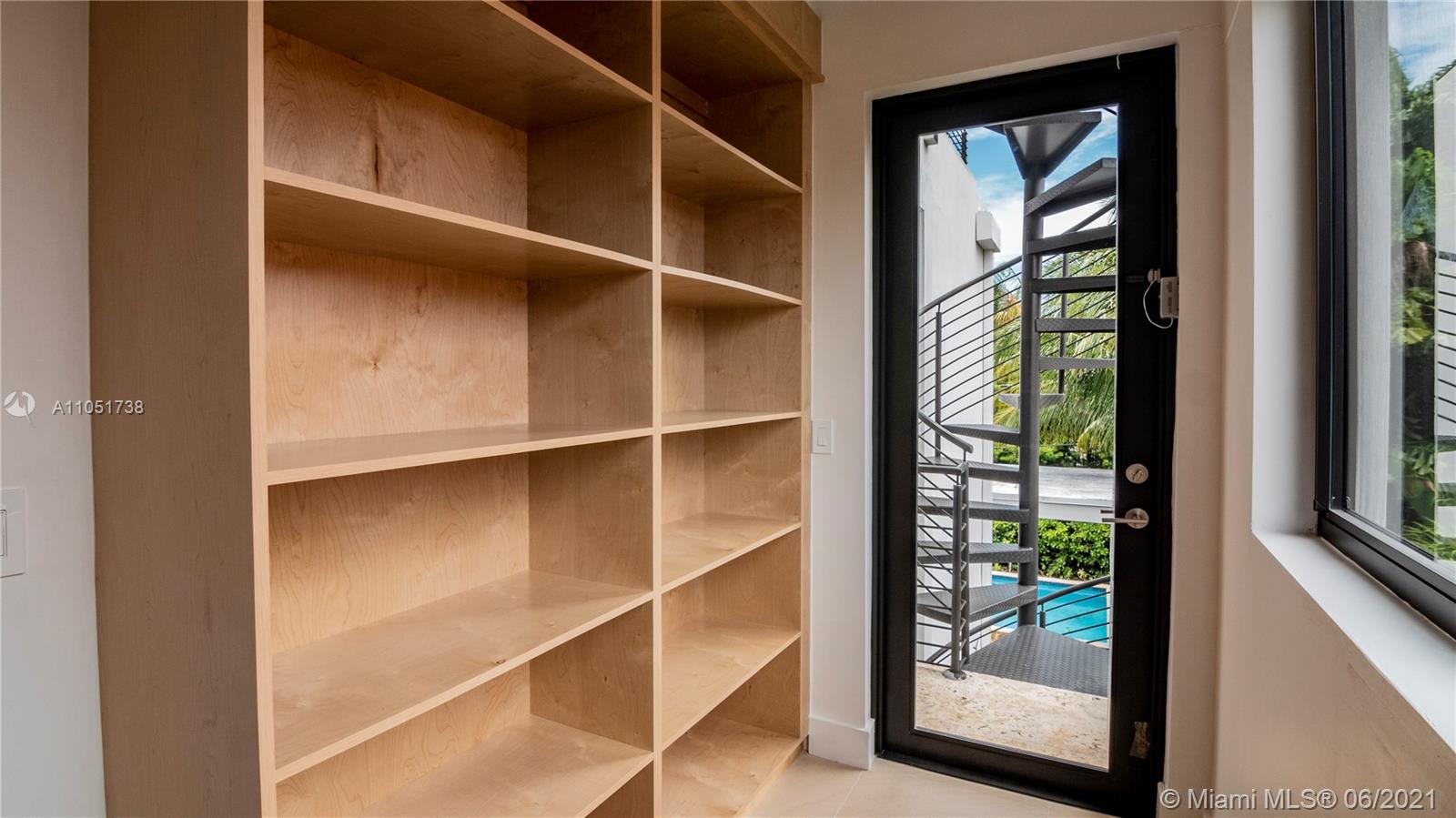 BAY HARBOR ISLAND - Residential