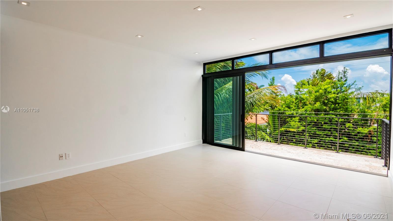 BAY HARBOR ISLAND - Residential